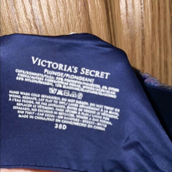 Victoria's Secret Blue and Purple Floral Plunge Bra - Picture 4 of 7